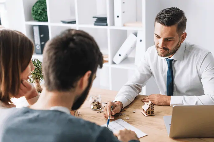 Renegociações de contratos de aluguel mantêm imobiliárias funcionando