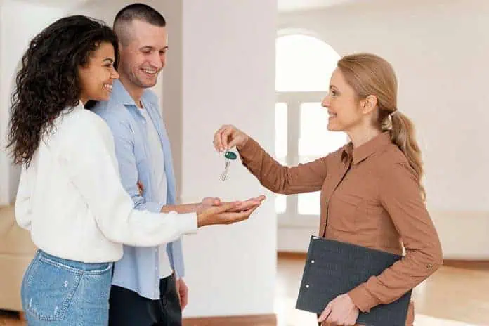 Comprar imóveis? Só com corretor de imóveis!