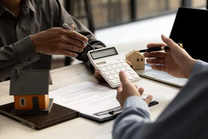 Em 2016, decisão do STJ permitiu transferir a taxa de corretagem para o comprador Fonte: Agência Câmara de Notícias
