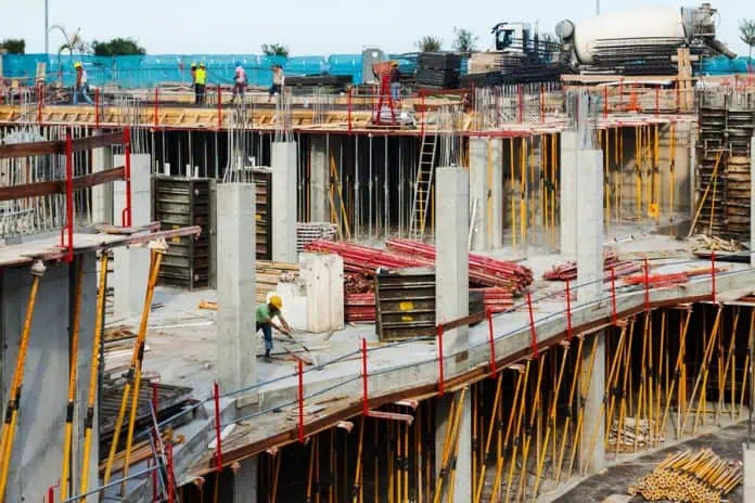 Incorporadora deve indenizar cliente por atraso injustificado na entrega de imóvel