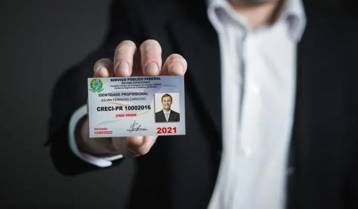 Corretor de Imóveis Precisa de CRECI para Vender? Entenda a Importância da Regularização Profissional